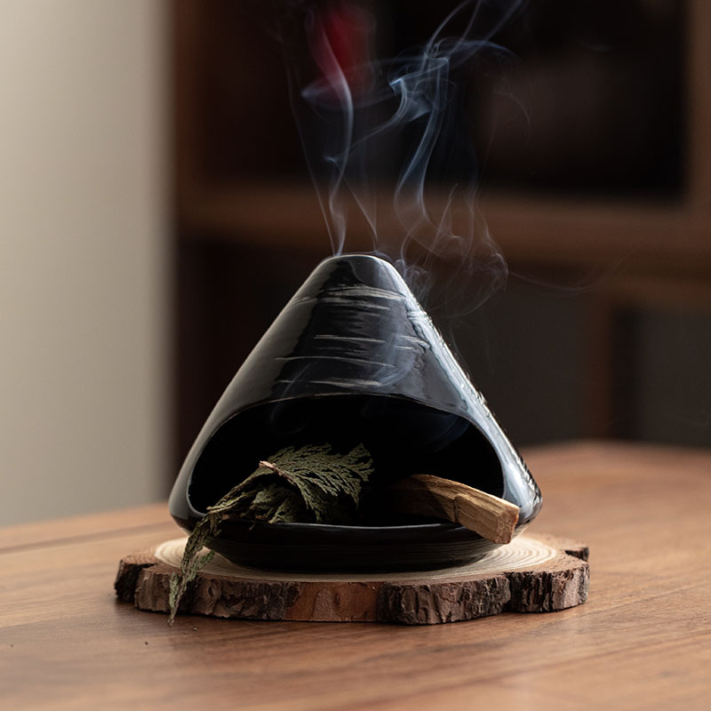 Mały kominek w kształcie góry  – In Home Fragrance Products recenzja i cena