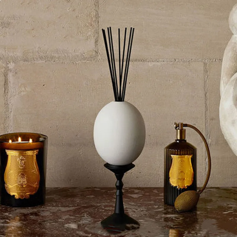 Prosta biała ceramiczna ozdoba – In Home Fragrance Products recenzja i cena